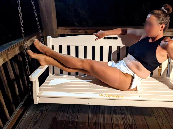 Would you like to rub my long legs by mslibbysunshine