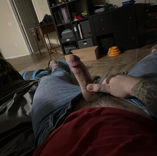 33 US need some buddies to stroke with. Can’t get rid of this boner. Snap zz-az90 by YuckiestSnake