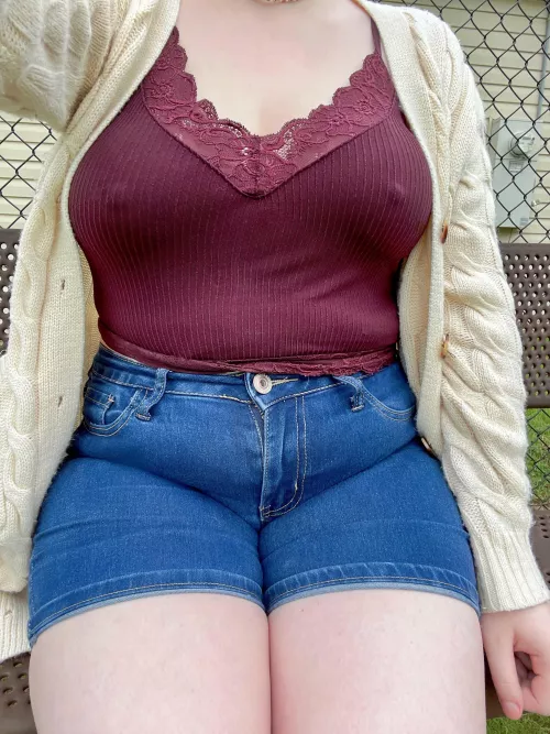 Can you believe it’s been in the 90s all week? by MilkyWhiteDelight