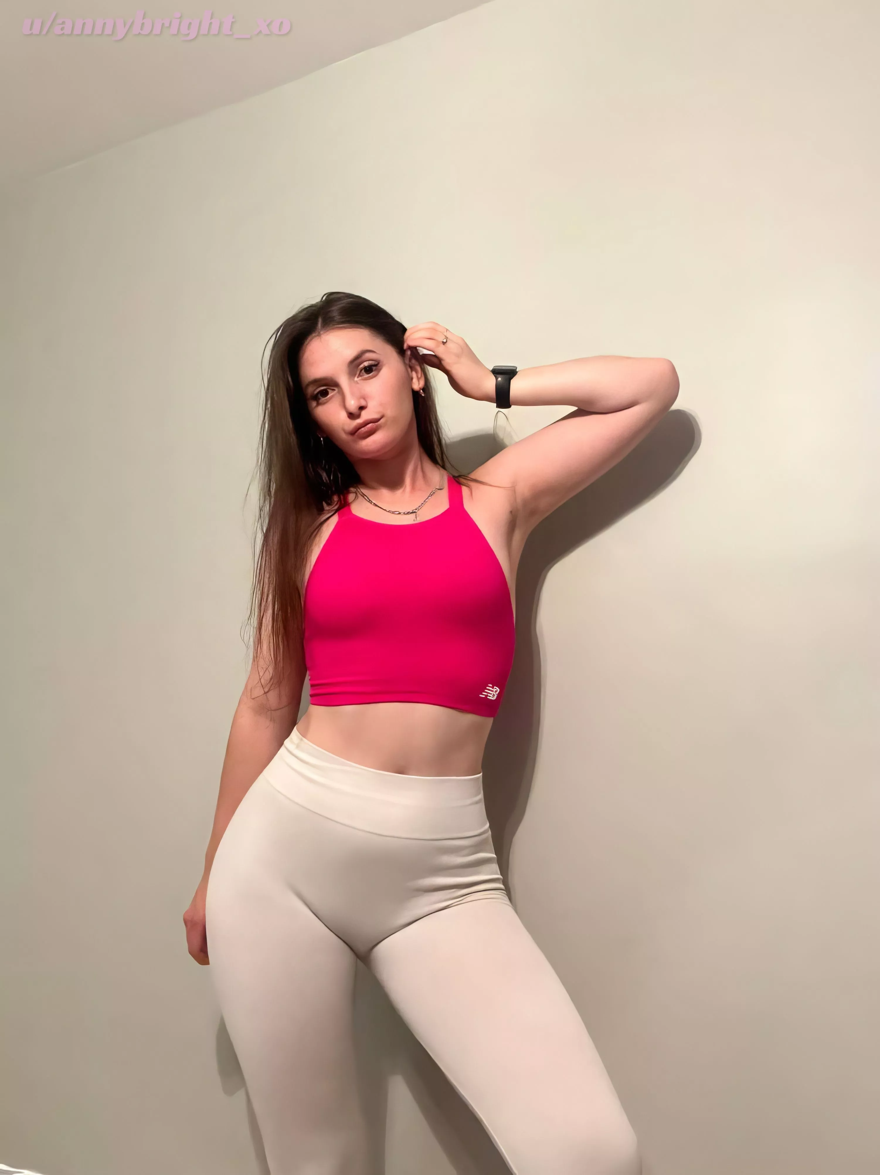 Do you like girls in tight leggins? posted by annybright_xo