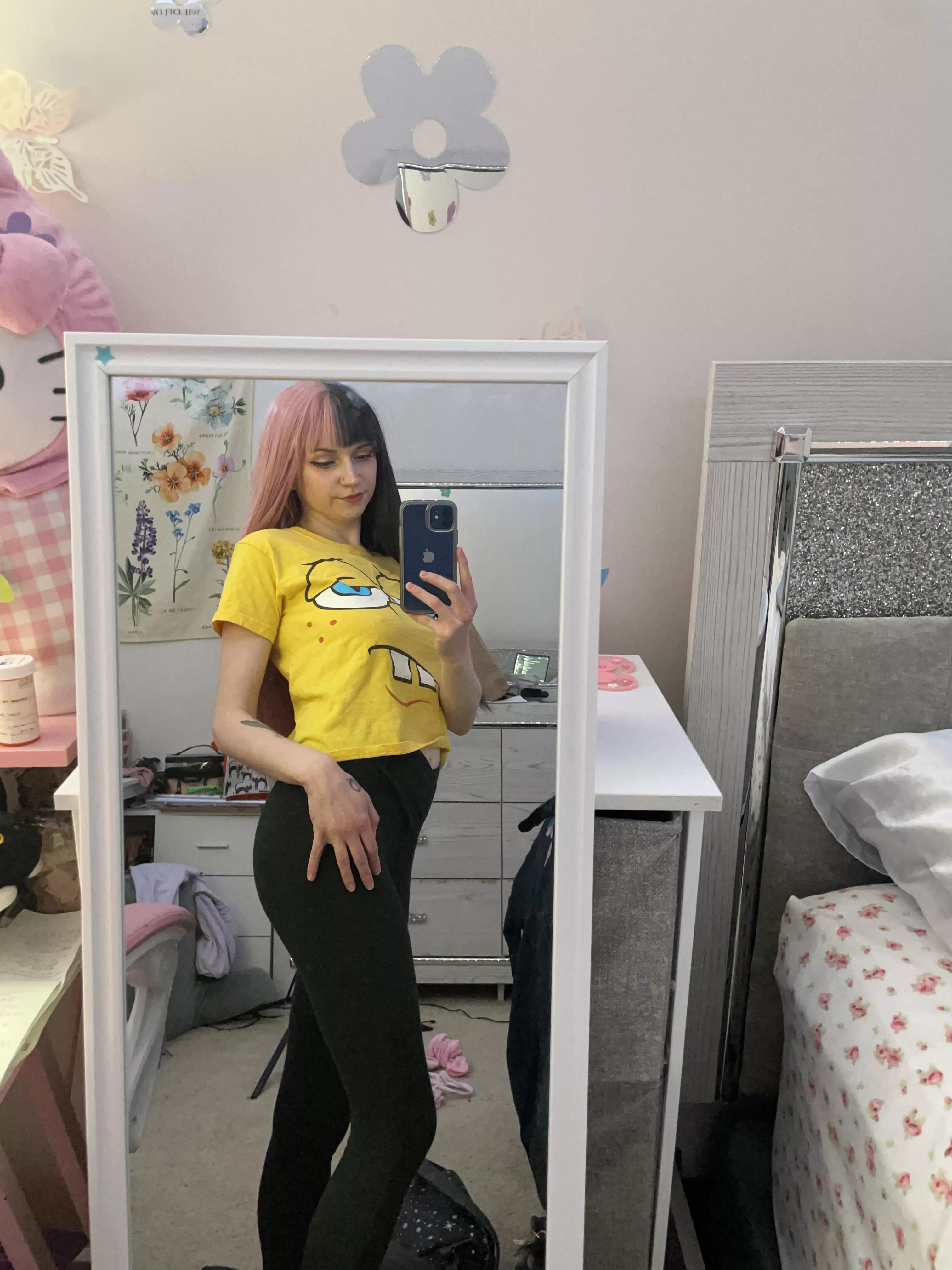 goofy goober in yoga pants posted by peachikinzz