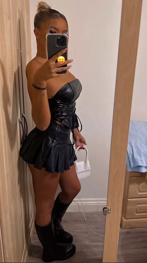 Katy in leather by corruptusextremis