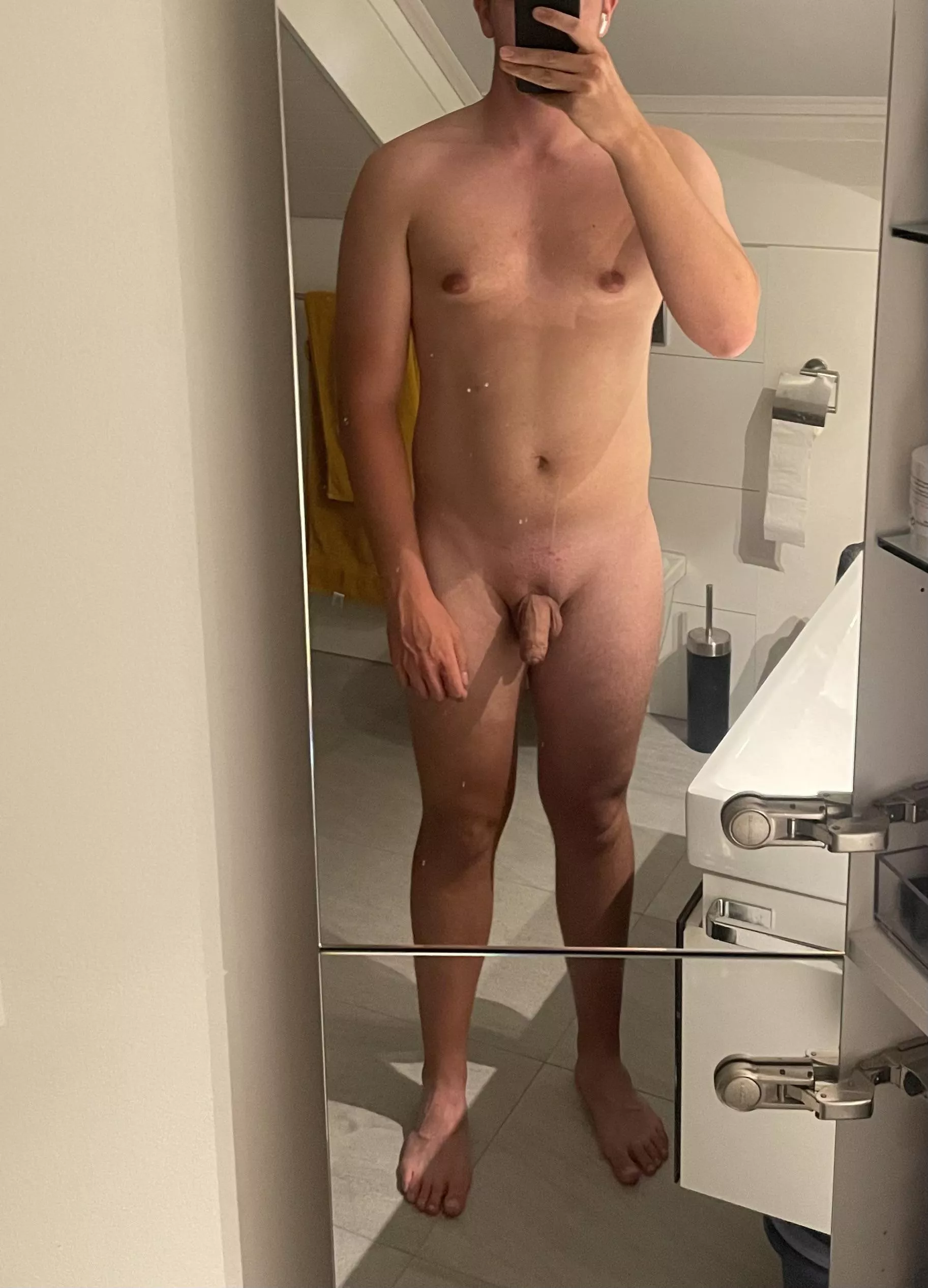 [M] 21, 84kg, 1.87m for the first time in quite a while i don't feel chubby posted by Jibrail55