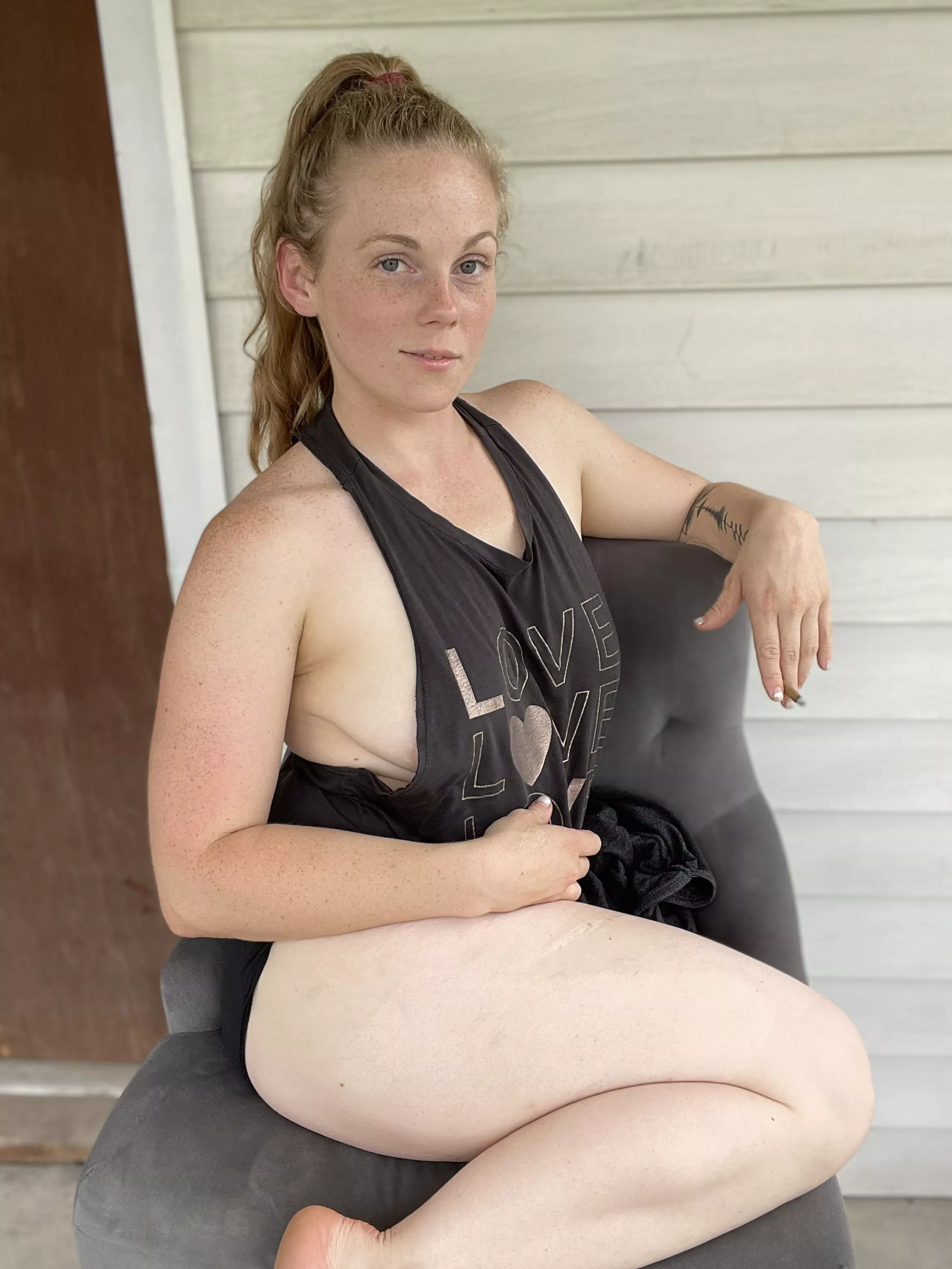 Milfs and blunts… 2 of my favorite things posted by Amputeelove