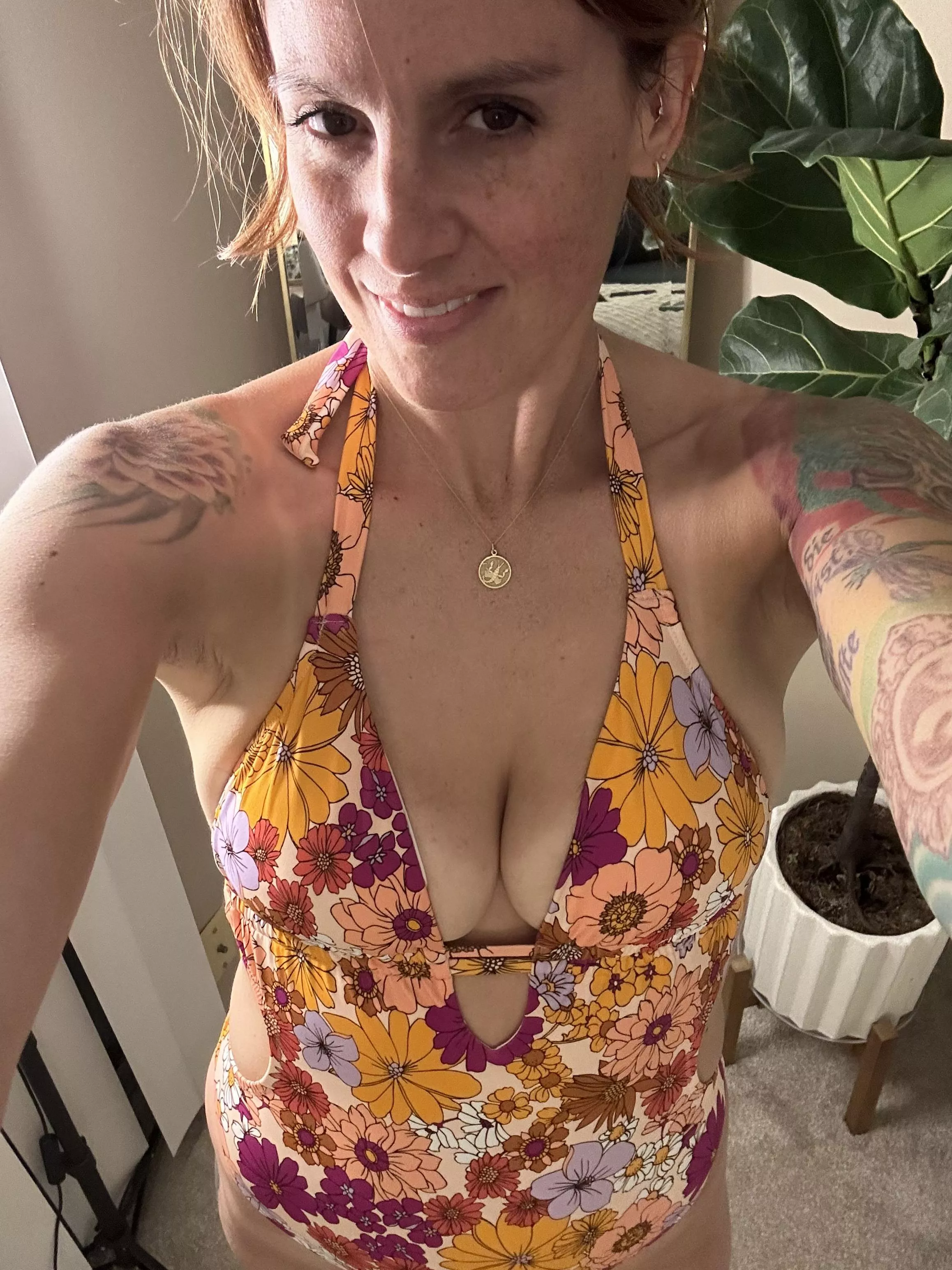 Spend your weekend with me. posted by Tay-Rae773