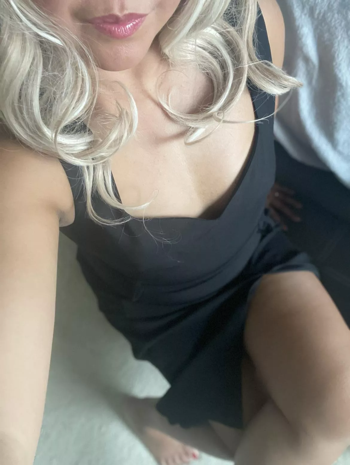 Sunday milfie. posted by plump4thatass