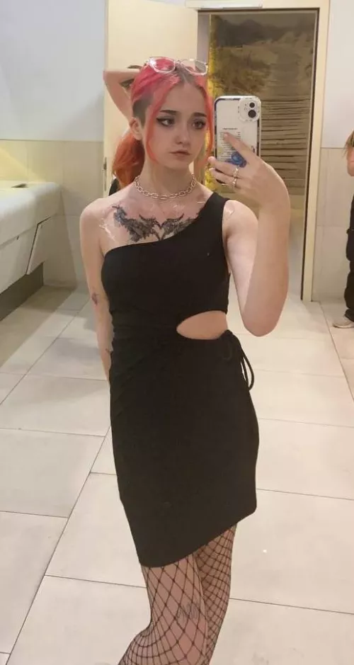 We could do it in the bathroom lol by Lachs_