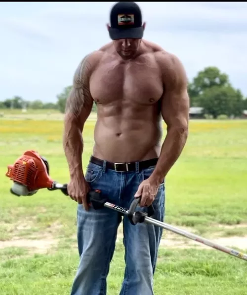 Who needs some yard work done by Big_Muscles_N_More