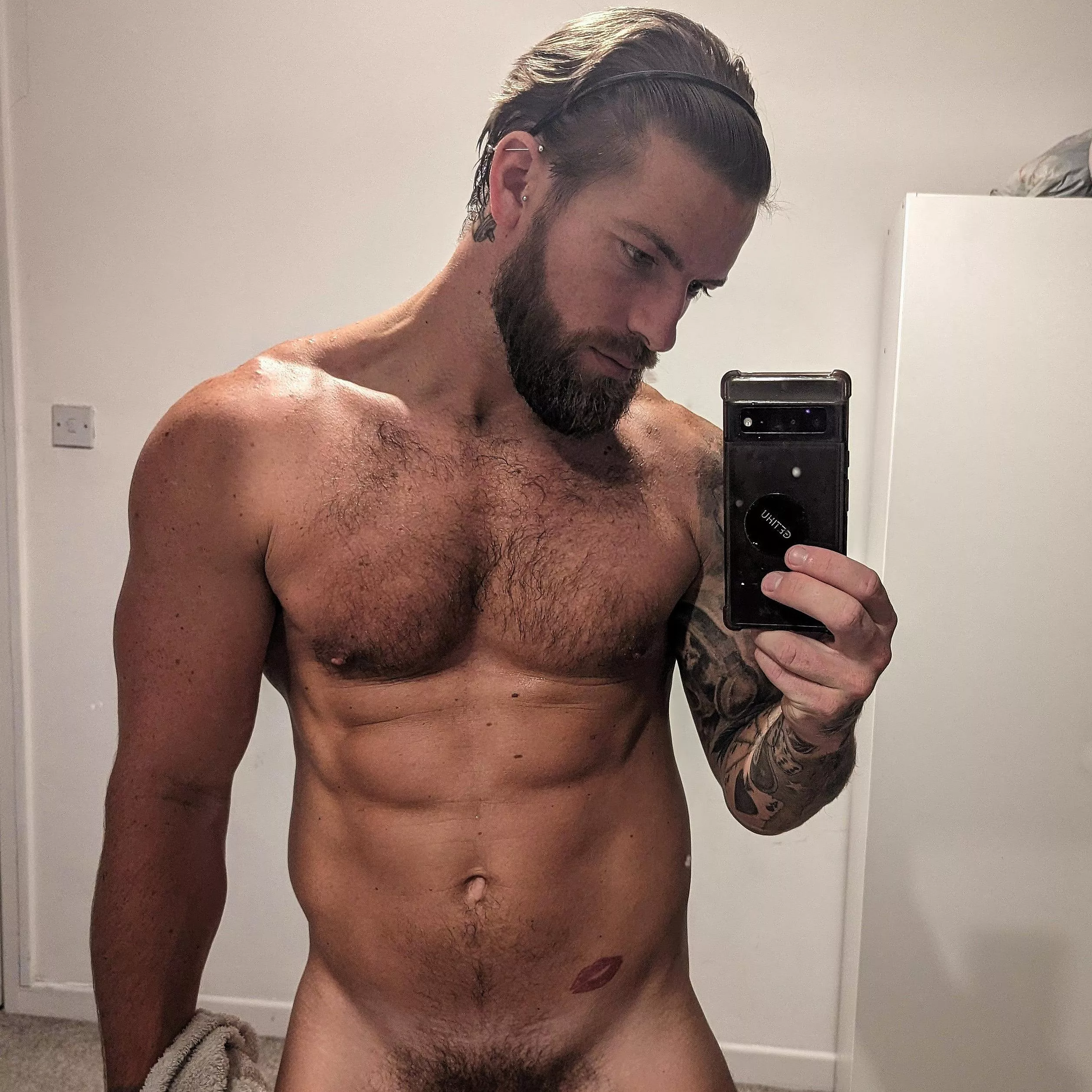 Who's coming over for Sunday chills? posted by sh_flex