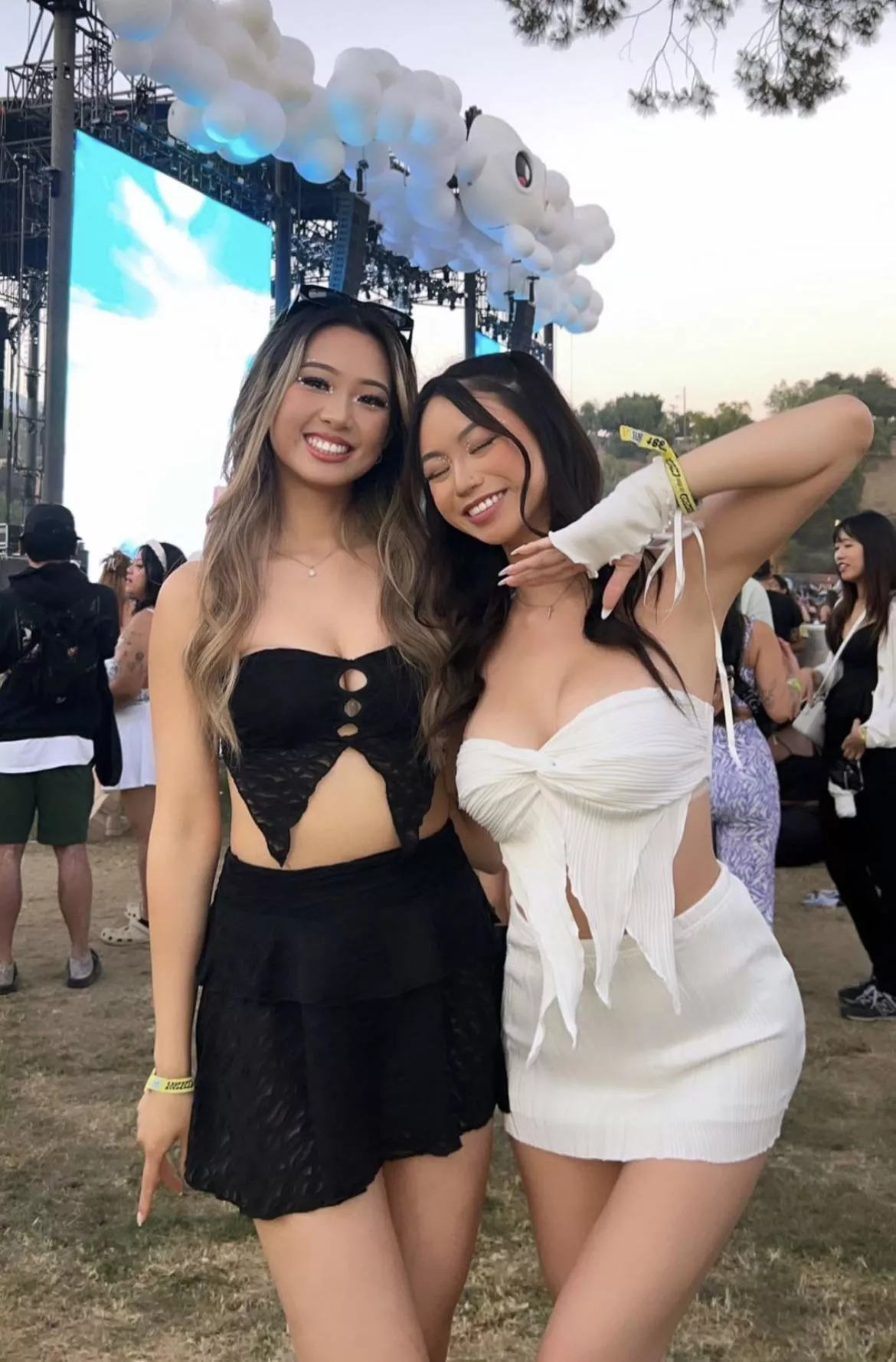 Left or right? posted by SixTeaNine69