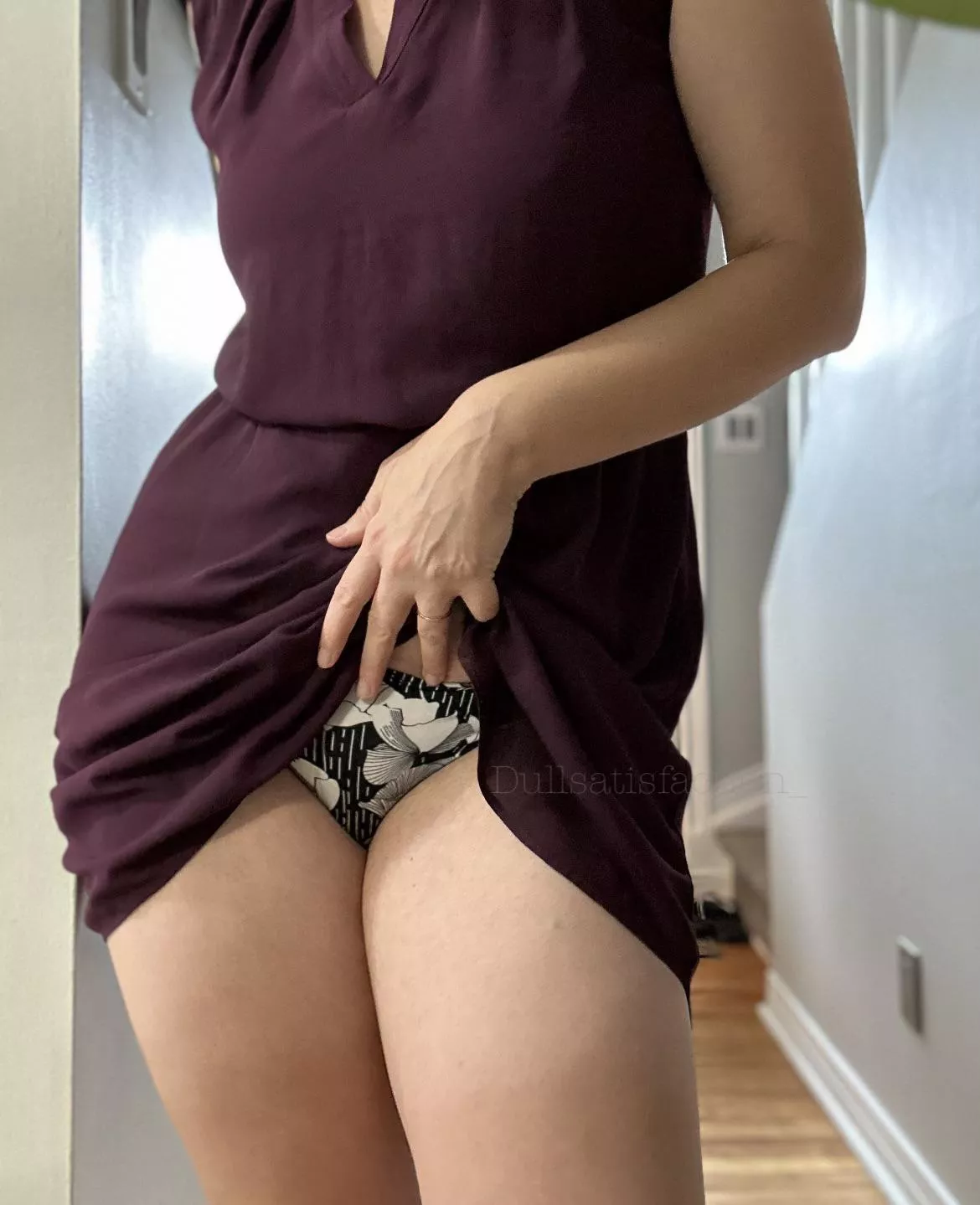 Quick little flash for you 🤫 posted by dullsatisfaction_