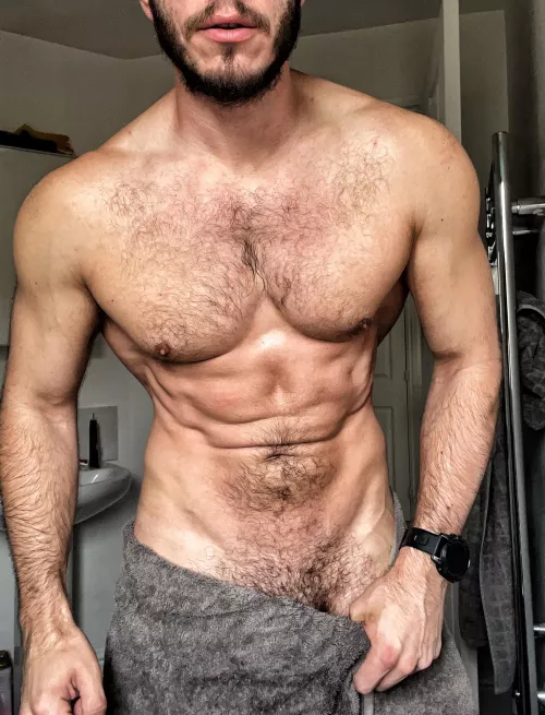 Wet and hairy.(36) by _flxorcist