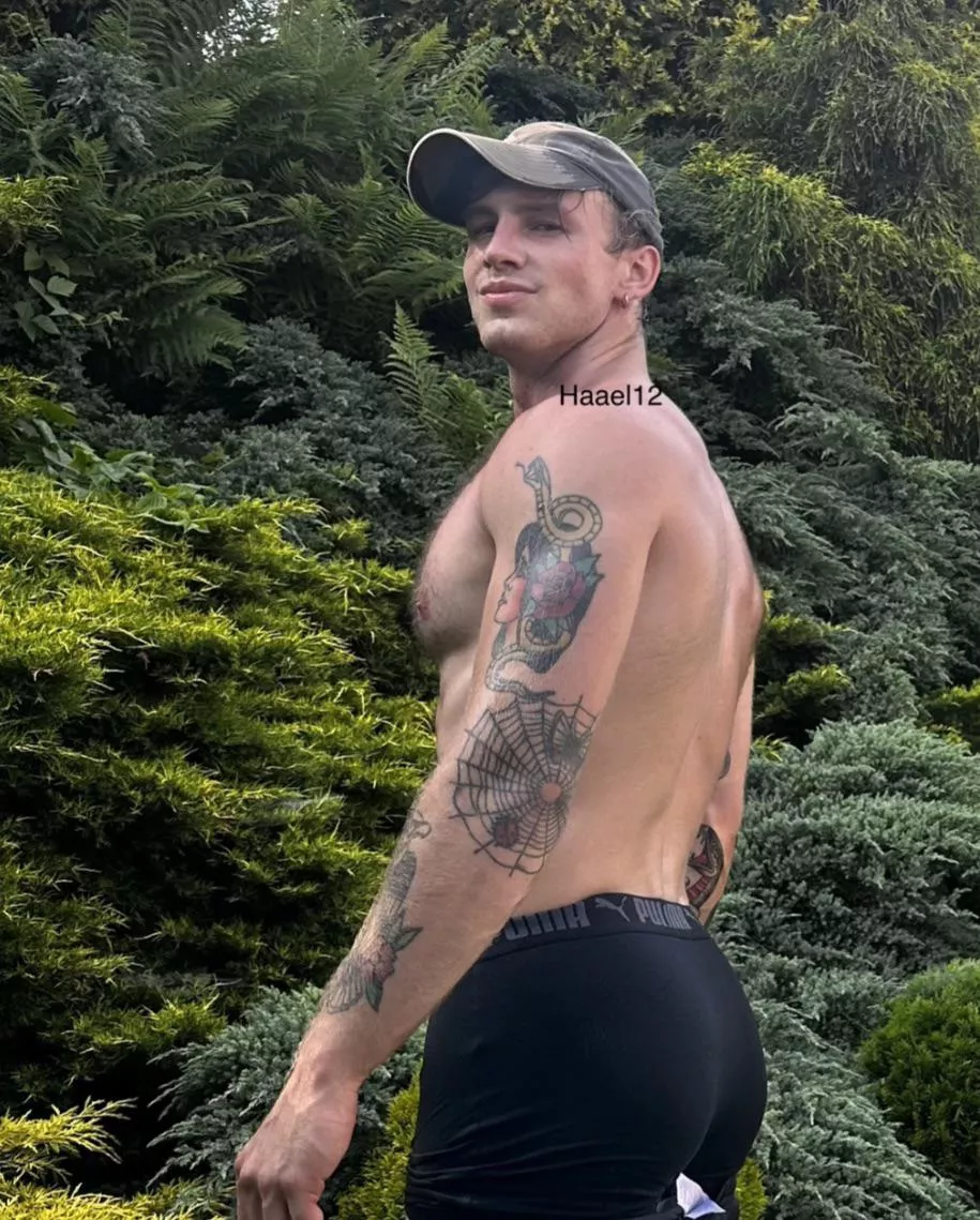 Who ordered muscle butt? posted by haael12