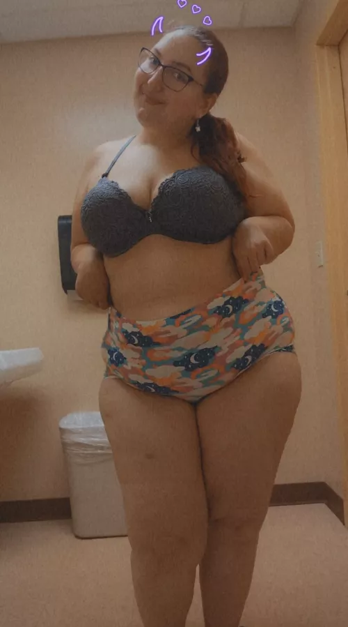 (30F) Shy showing this much body 🙈🙈 by blujellyfishjaz