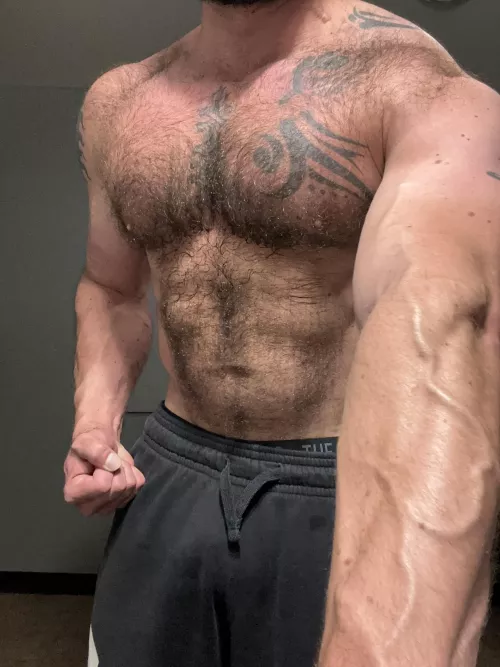 And now I have you by the back of you head by Windycitydxxx