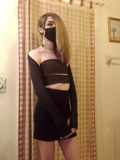 Dont be shy, say hi~ by luccakitten