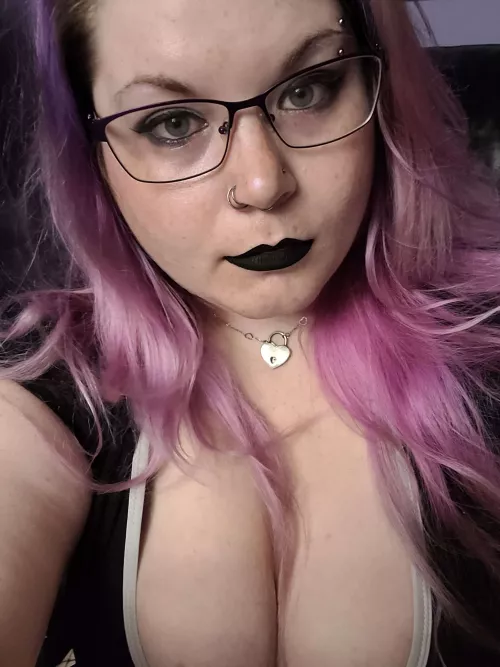 Feeling cute by cinanom_bunz