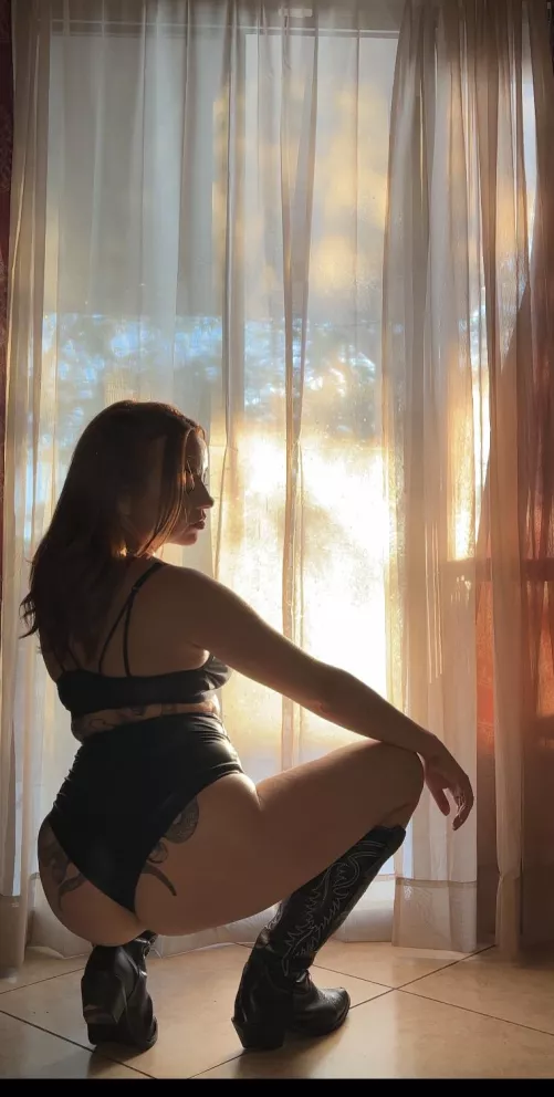 Frog butt in cowgirl boots & black lingerie. by LilEdenx3