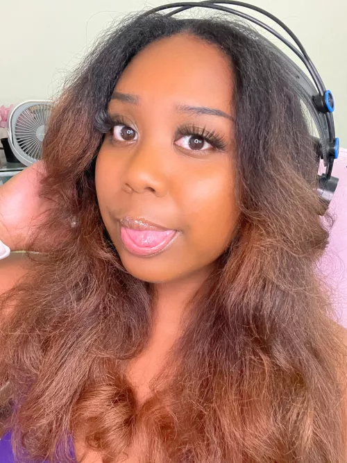 good morning lovelies :) by blasian_baddiee