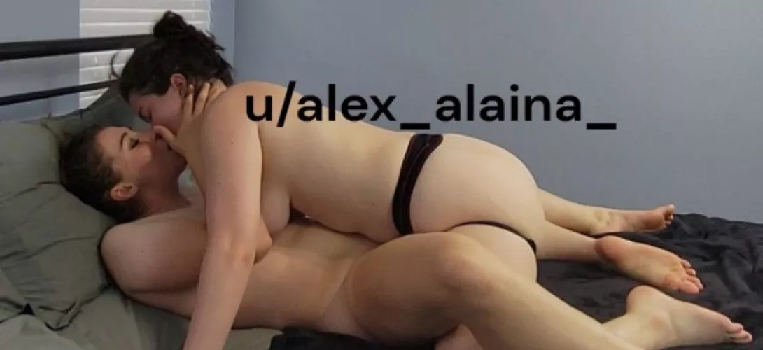 Her strap is so deep while she kisses me by alex_alaina_