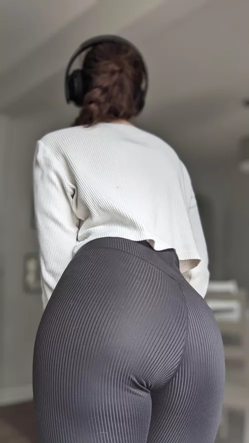 My leggings are ribbed for your pleasure by Girl_In_Dungarees