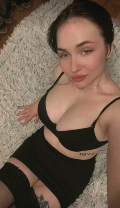 Nothing turns me on more than being on my knees, ready to please posted by _BaconBlitz_