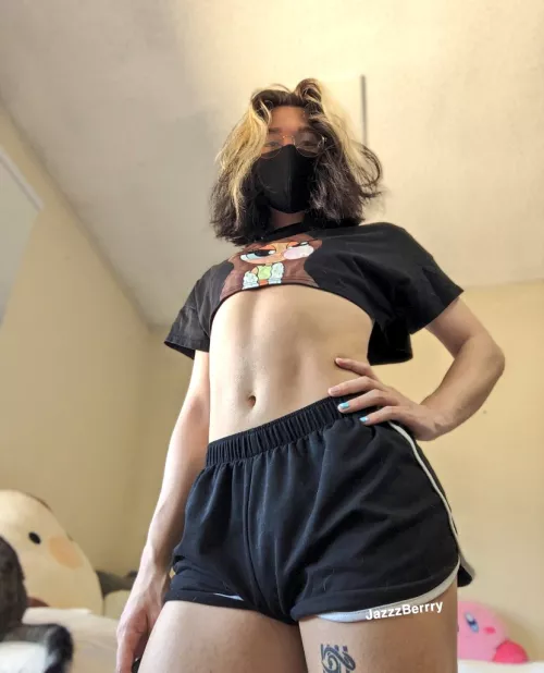 say hi if you like my tummy :3 by JazzzBerrry