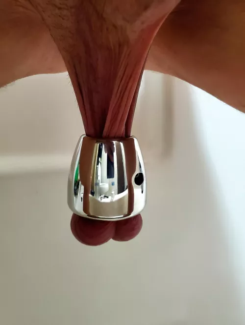 Stretched balls by Fluid_Active_6827