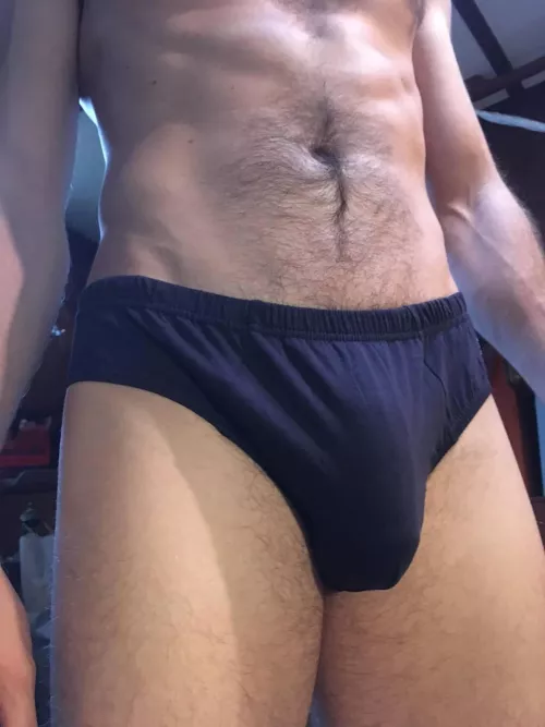 What about my runner bulge? (27) by deo_licapri