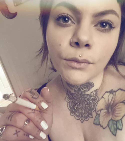 would you worship me while I smoked? by thirdeyeslime69