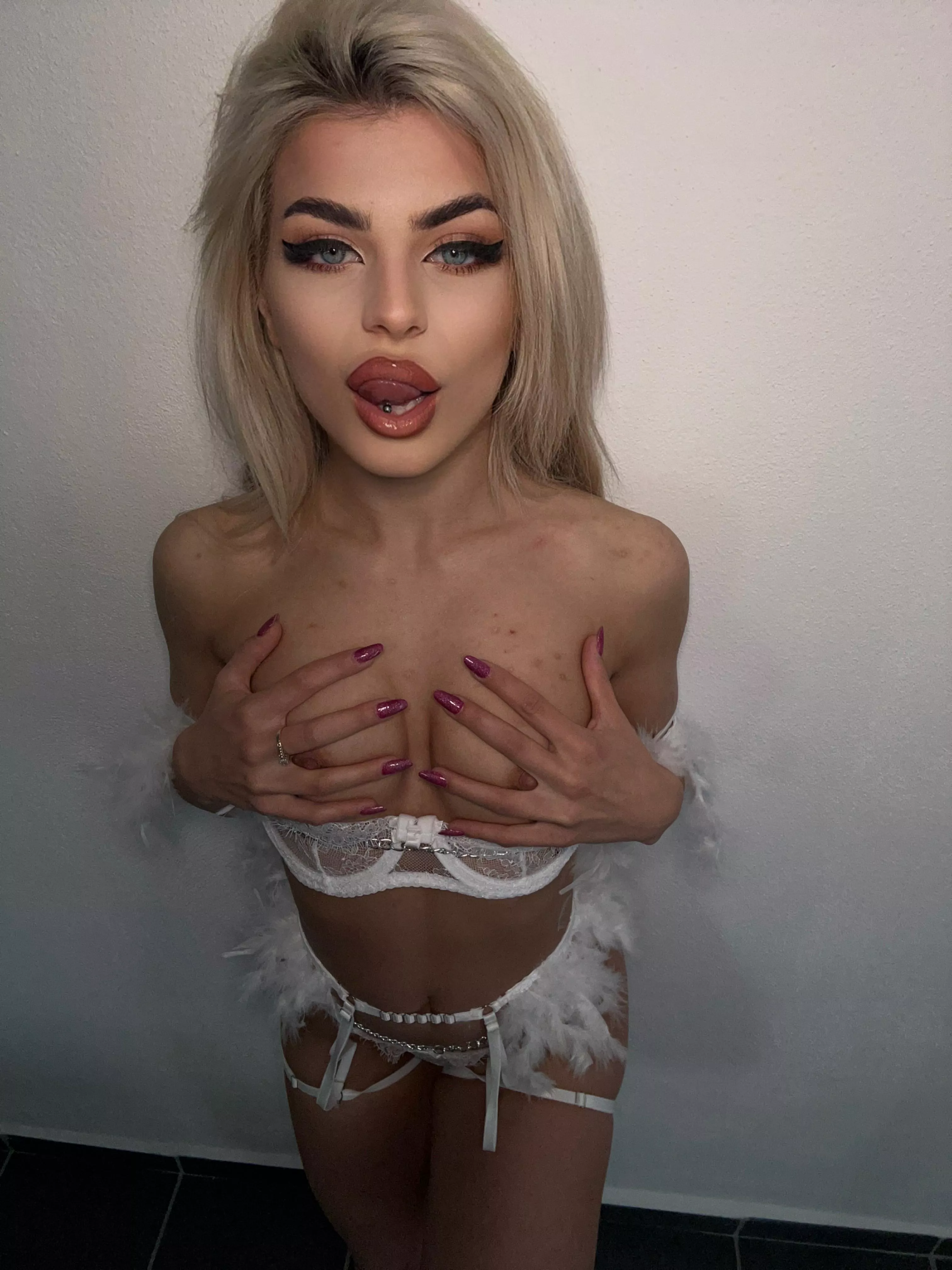 Am I boner worthy? posted by Barbie-Elise