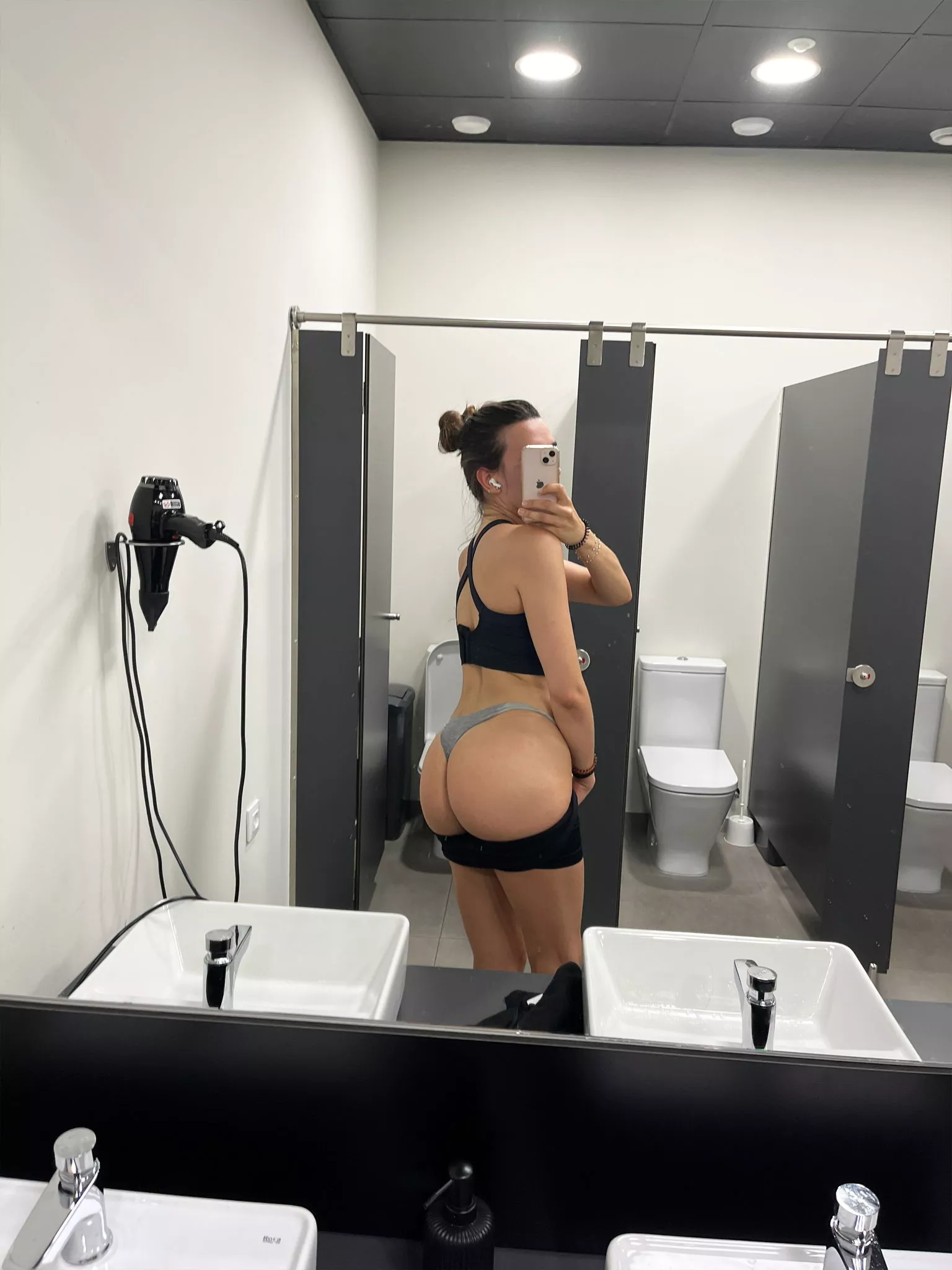 Booty check at the gym! posted by chemagill