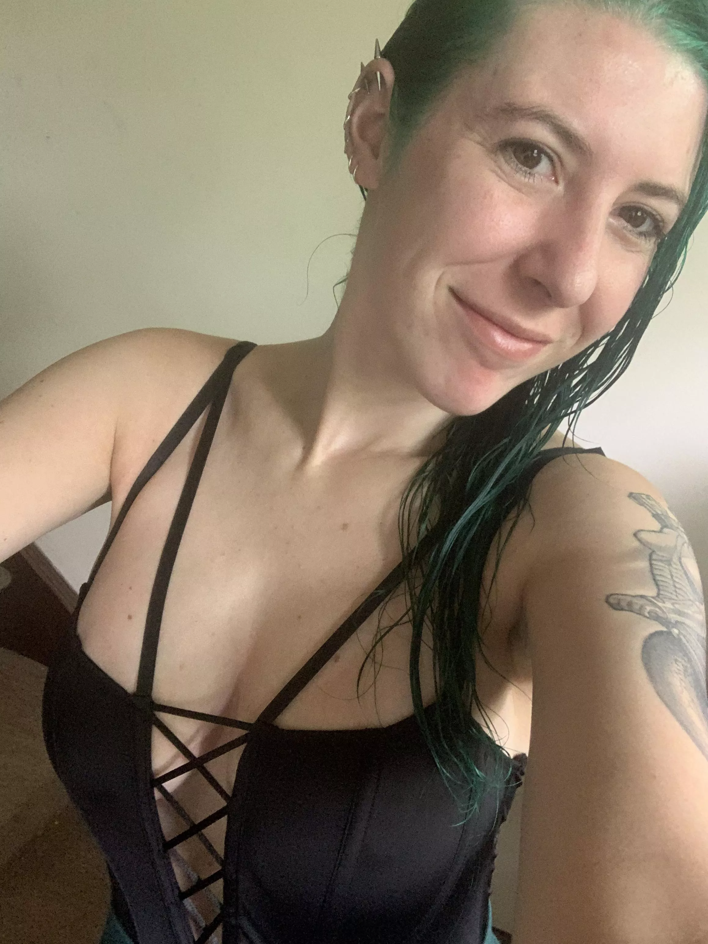 Braless smiles posted by sirenskiss3