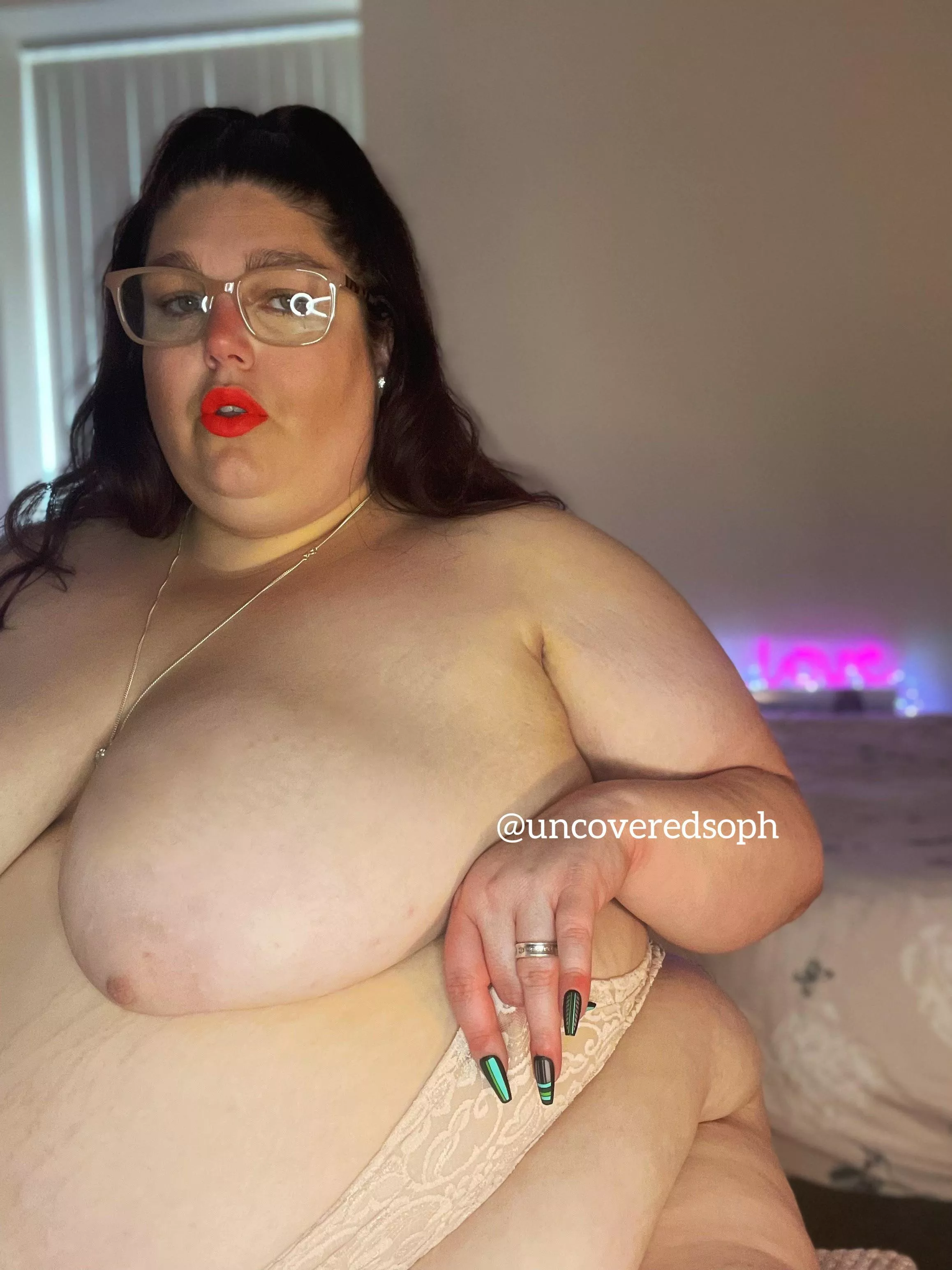 Do you wish you could smell my knickers? 😈 posted by uncoveredsoph