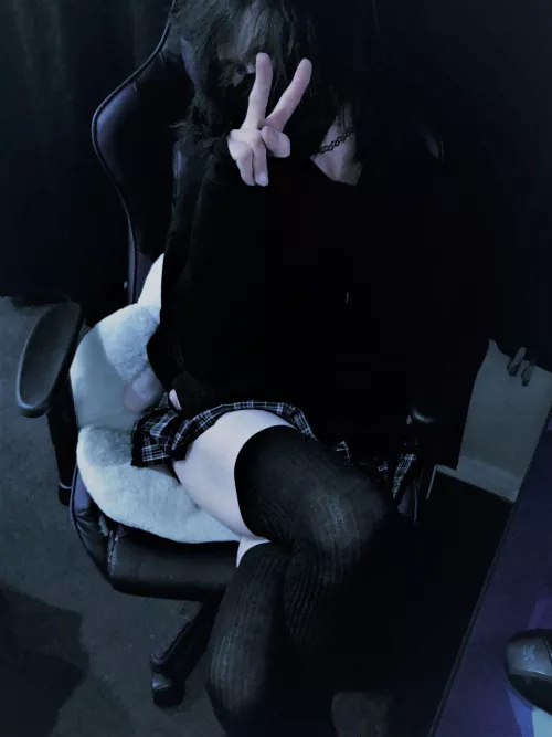 I'm shy please be nice. Do i make a good femboy? by flipknifecat