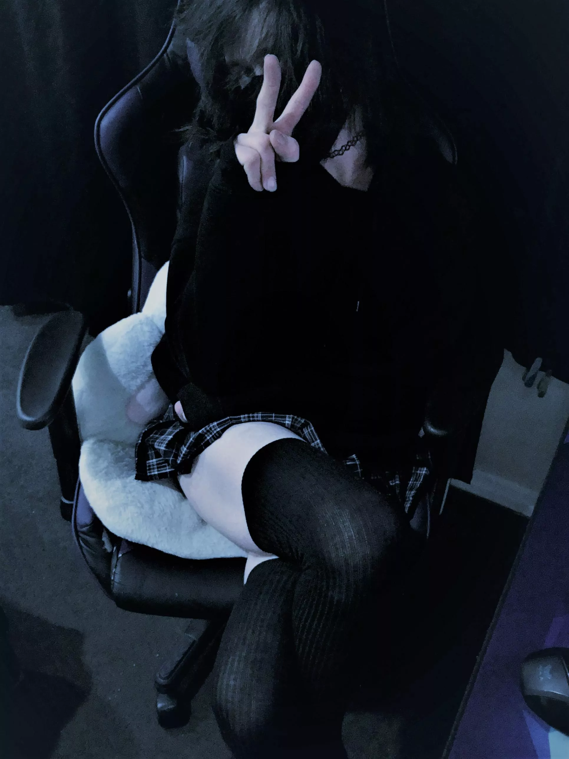 I'm shy please be nice. Do i make a good femboy? posted by flipknifecat