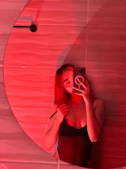 In the red room 👀 by lucyvega1