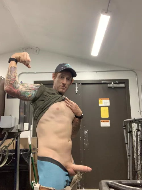 (M) First post her. I was feeling the gym gains at work today by fitginger_31
