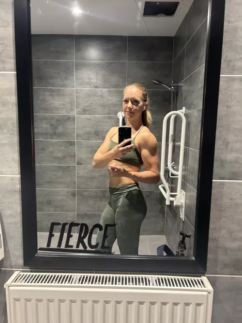 what muscles do you like most on a woman? by rosieposieblue1