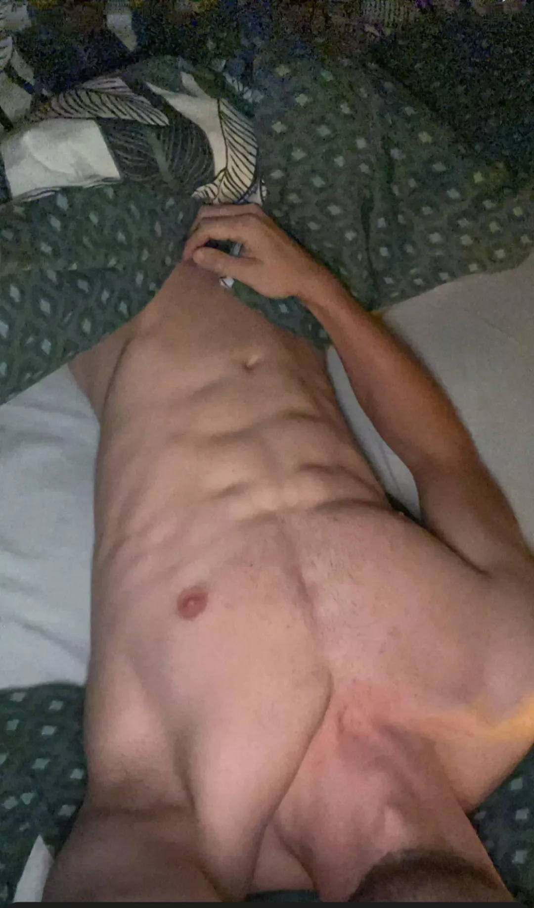 24 Looking for hot fit muscular guys who loves showing off on snapgrp. Hmu willie_you2874 posted by Minute_Extension8686