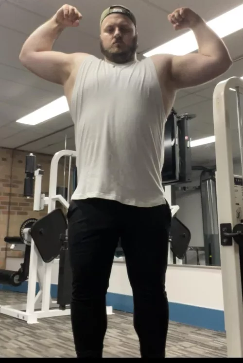 31, 6 foot 300 lbs of muscle by metallumberjack