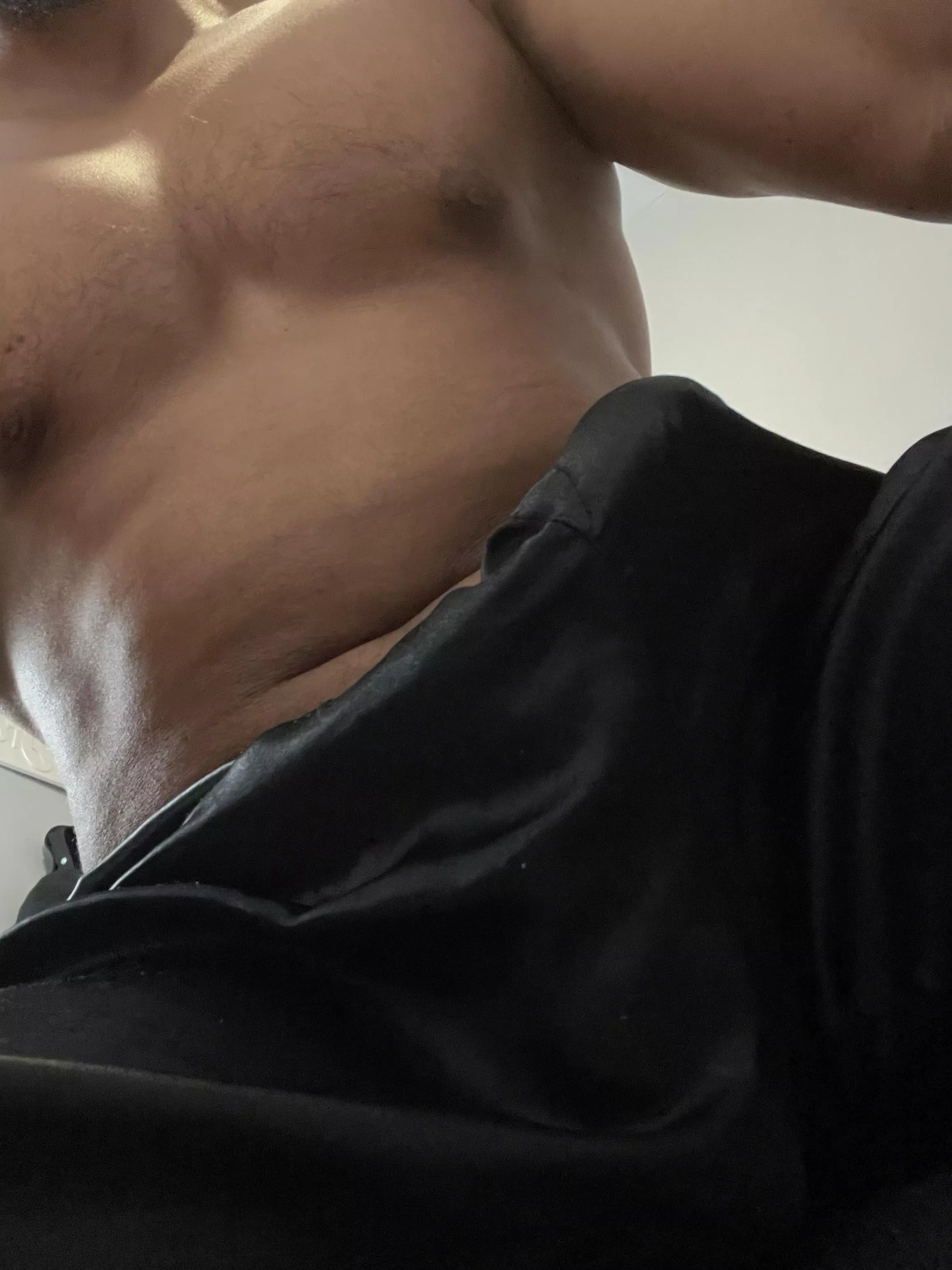 [40][m] it gets hard sometimes working from home! posted by decentman1221