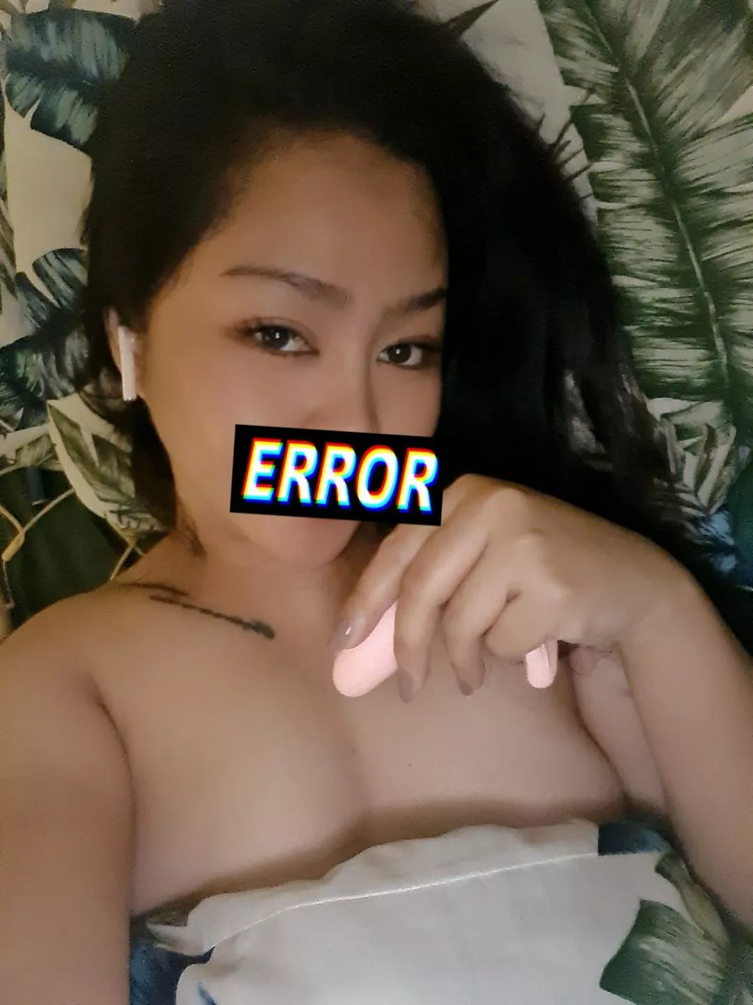 A little play to start my day. Well, good morning. 😋🫰🩷 (F) posted by Kwhateva