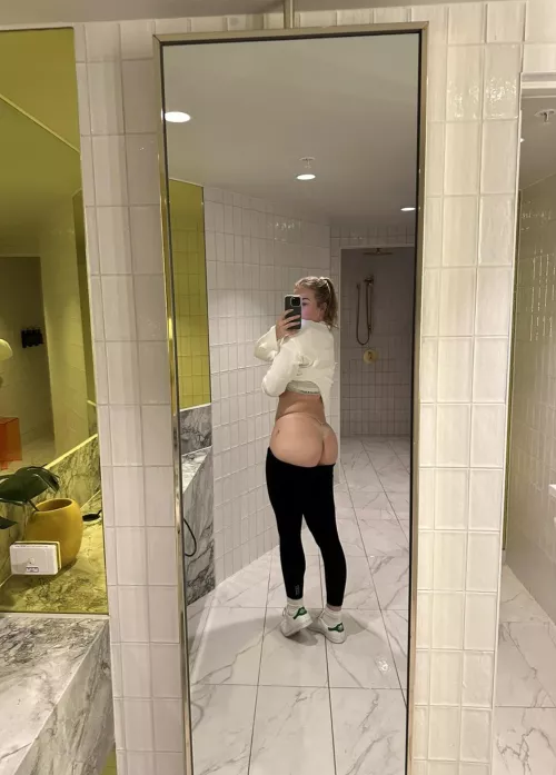 Airport fit.. would you fly with me? ✈️ by Margotrobbie66_