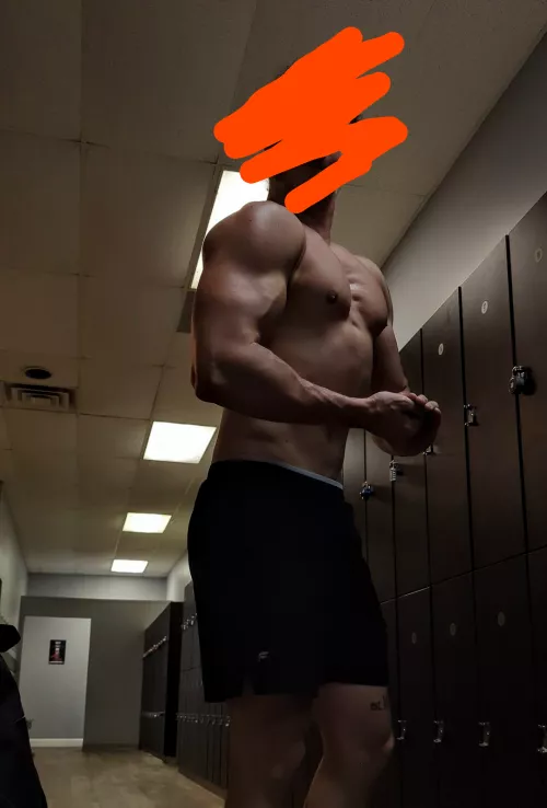 Carrying these meaty arms around all the time. by meaty_tarzan