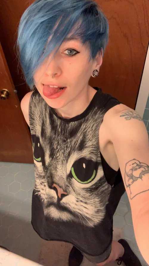 feel like i look super andro in this pic 💙 by dejectedwraith