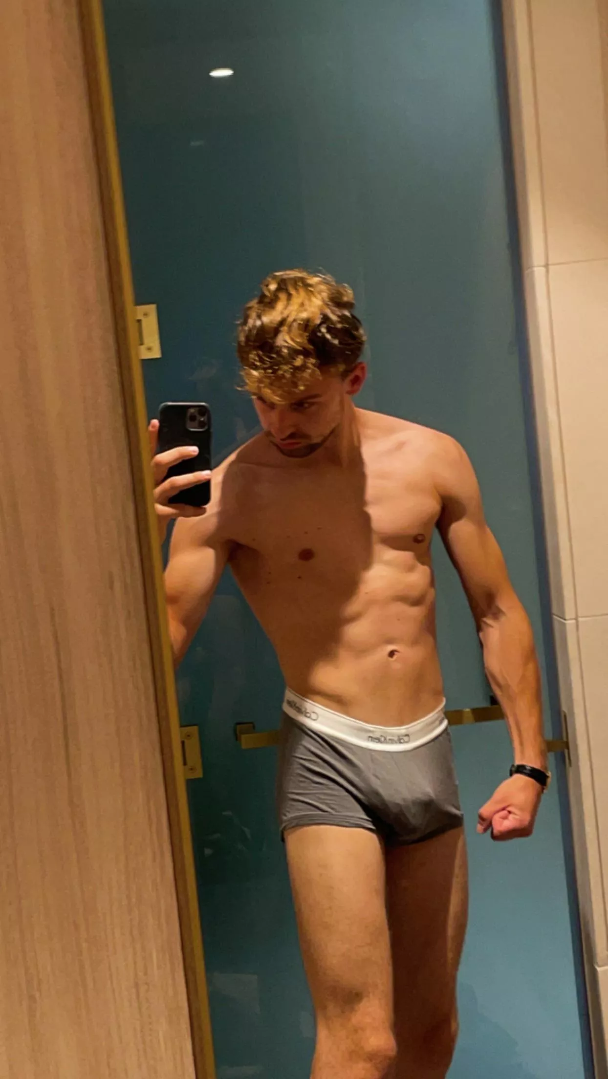 Hey boys 👋🏼 posted by Fast-Bench-6308