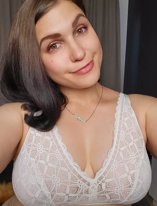 Hey, streaming right now 🥰 on @chaturbate [Tiny_hat] by Tiny_hat_