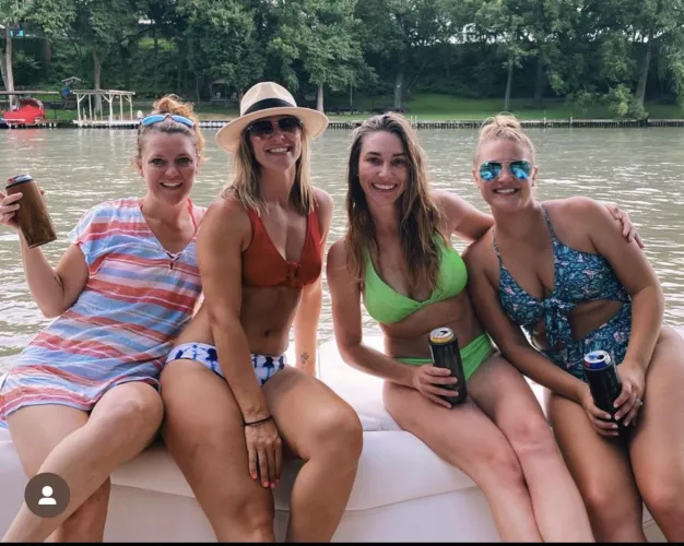 Hot milfs in bikinis by DecentAd5336