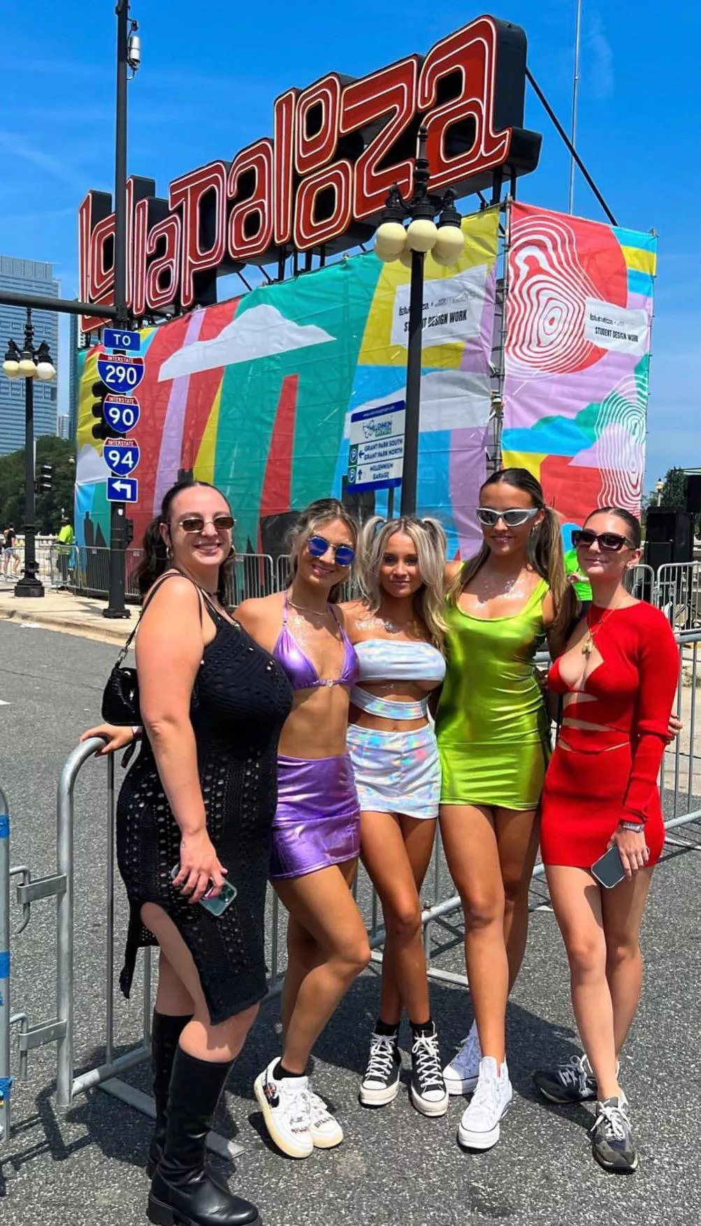 Lalapalooza girls posted by HonestRunner